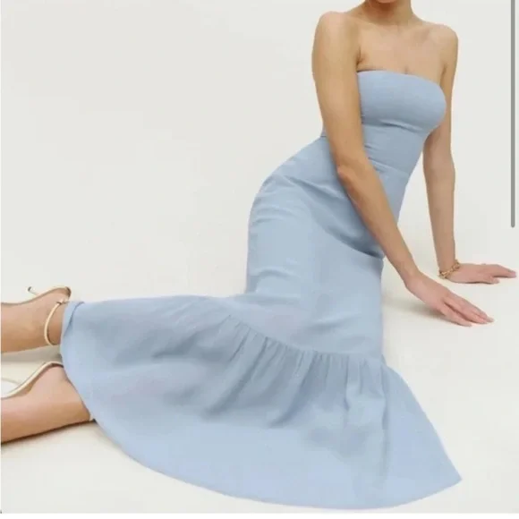 Elegant Blue Strapless Dress - Picture 2 of 4